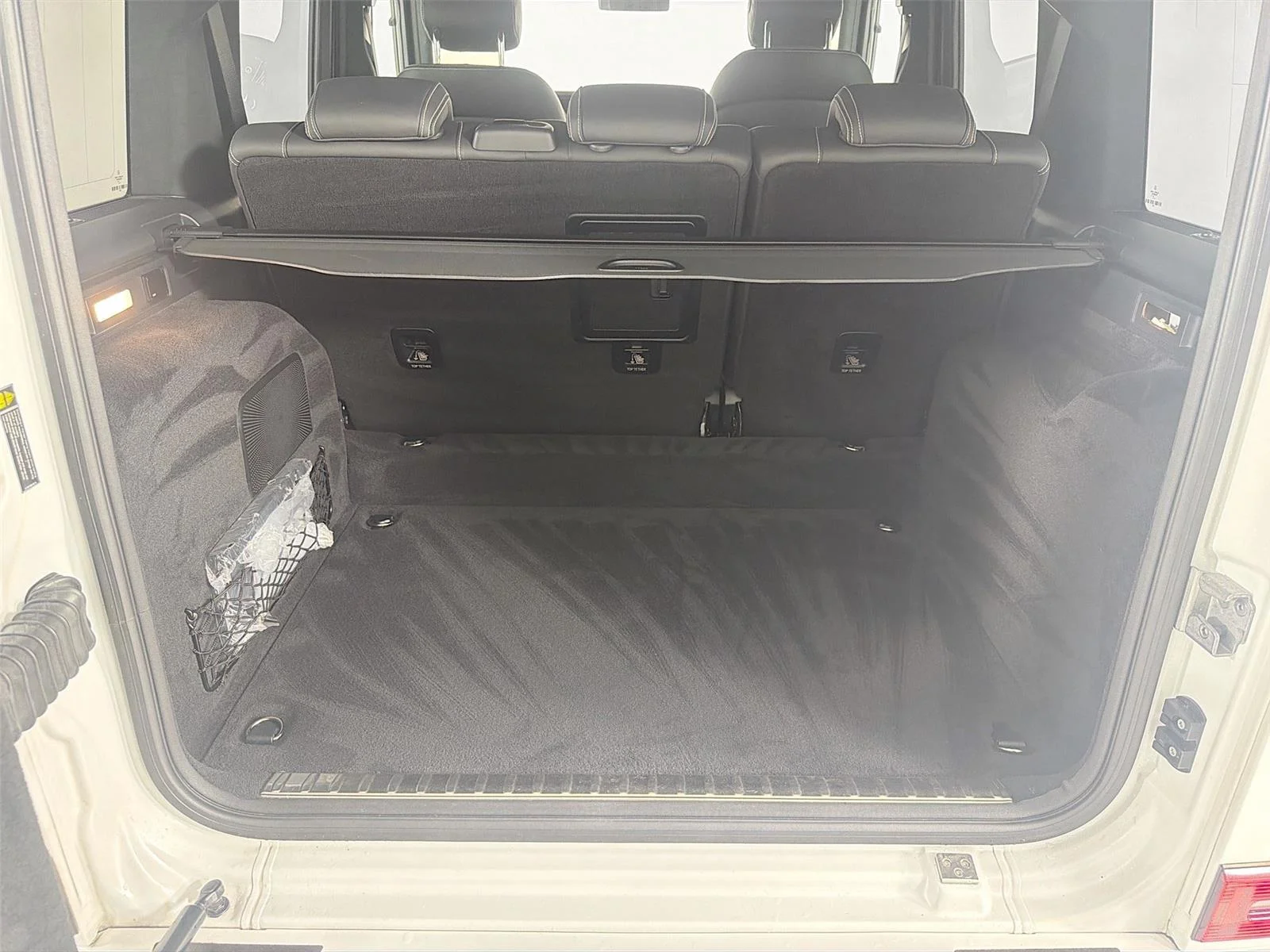 Used 2024 MANUFAKTUR Moonlight White Magno Mercedes-Benz AMG® G 63 image 21