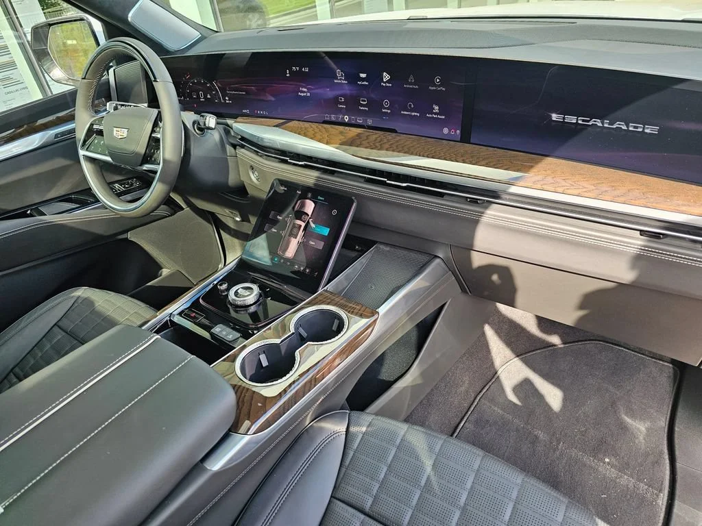 New 2026 Vibrant White Tricoat Cadillac Platinum Sport image 10