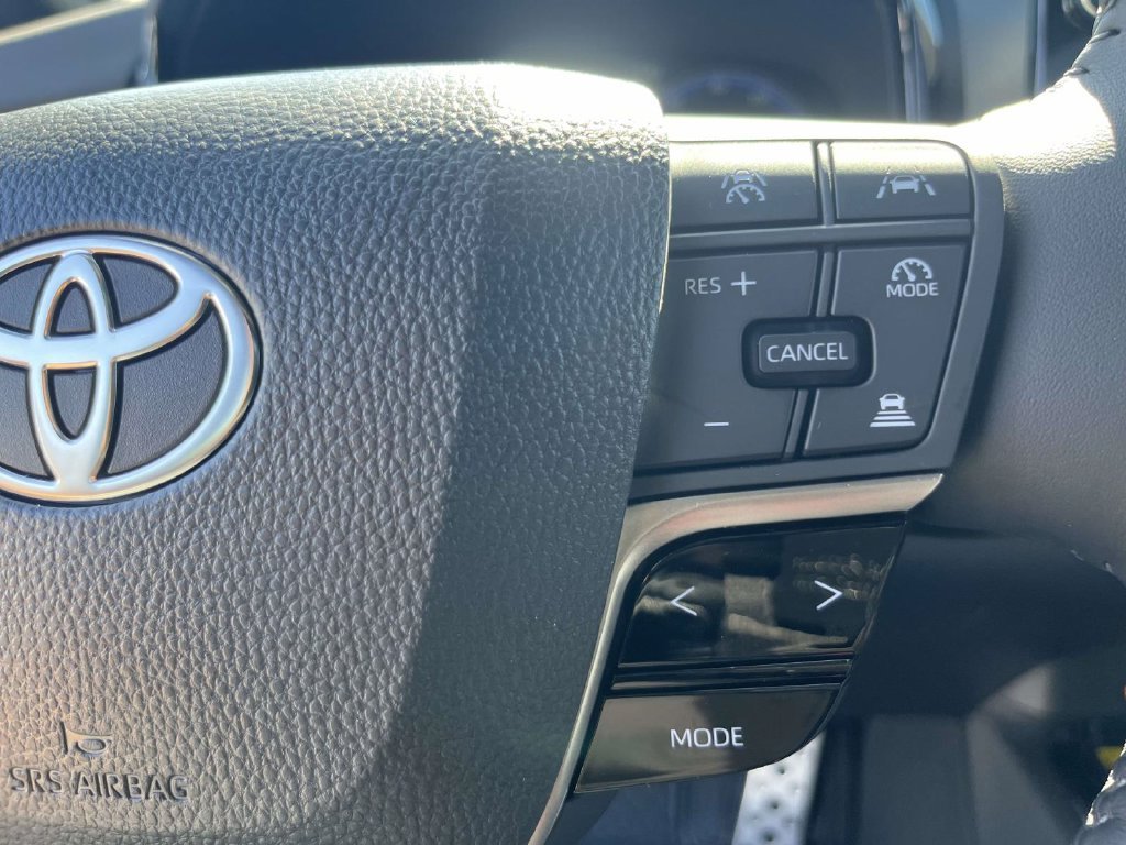 New 2026 Ocean Gem with Midnight Black Metallic roof Toyota XSE image 16