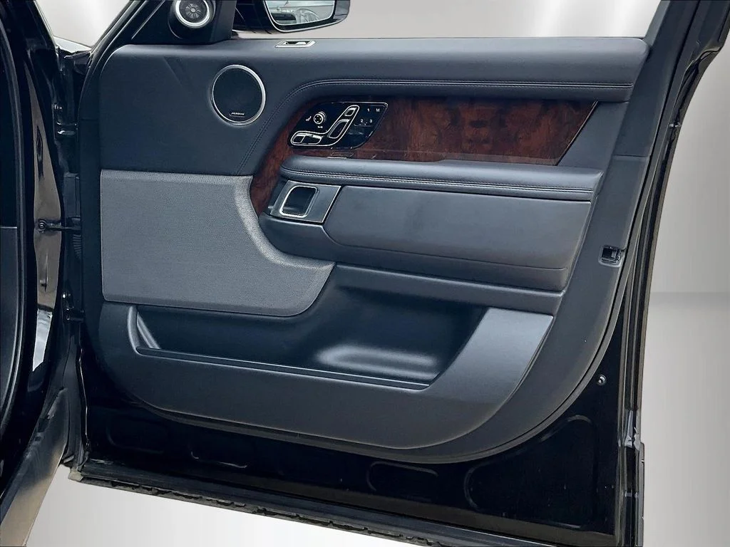 Used 2022 Santorini Black Metallic Land Rover Westminster image 28