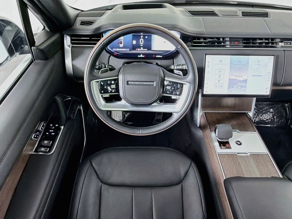 Used 2025 Ostuni Pearl Wht Prem Met Land Rover Autobiography image 24