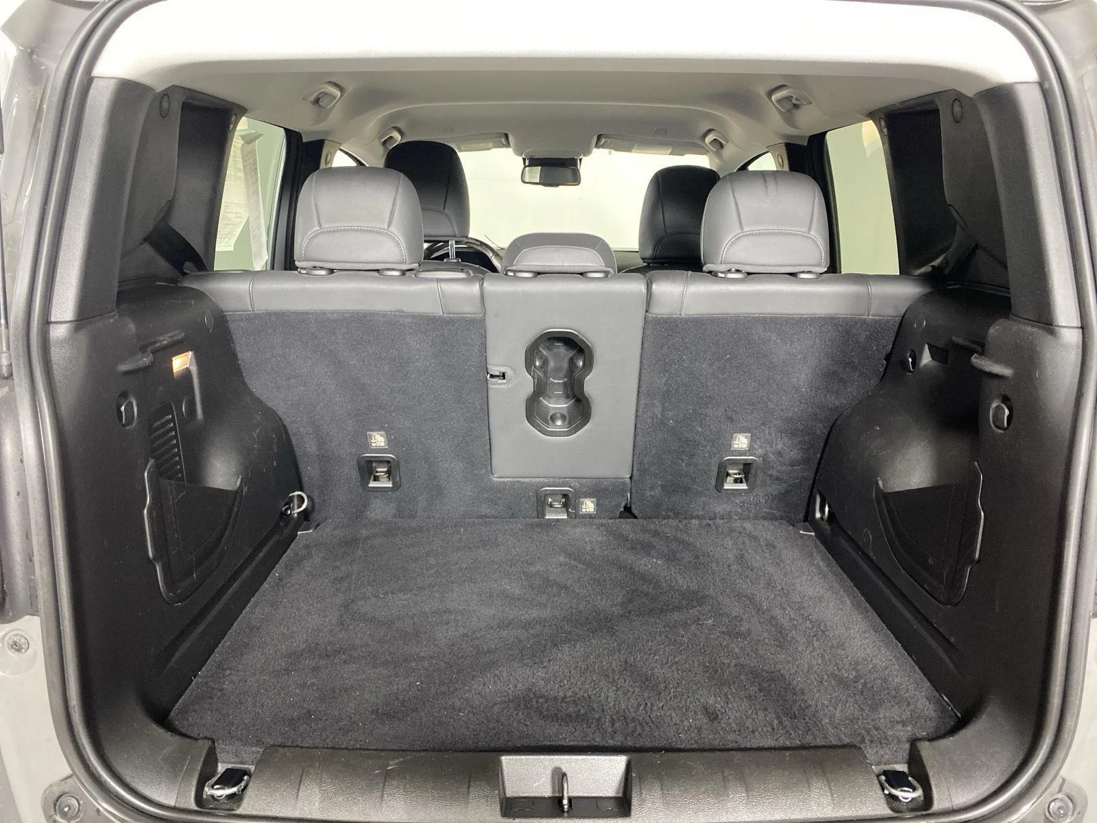 Used 2020 Sting-Gray Clearcoat Jeep Limited image 25