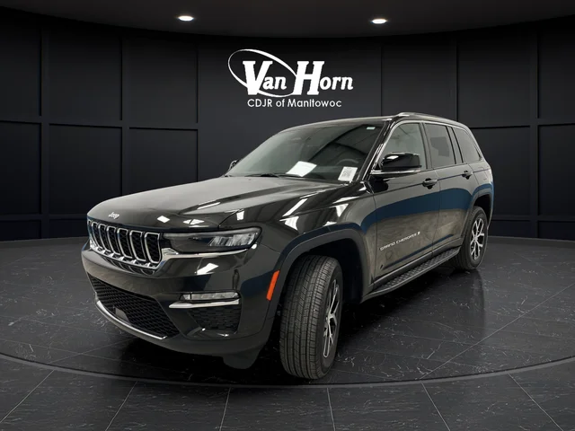 Used 2025 Pearlcoat Jeep Limited image 3