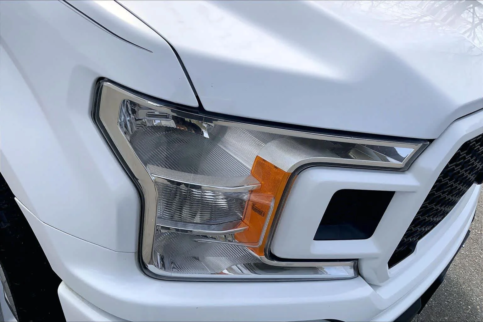 Used 2018 Oxford White Ford XL image 27