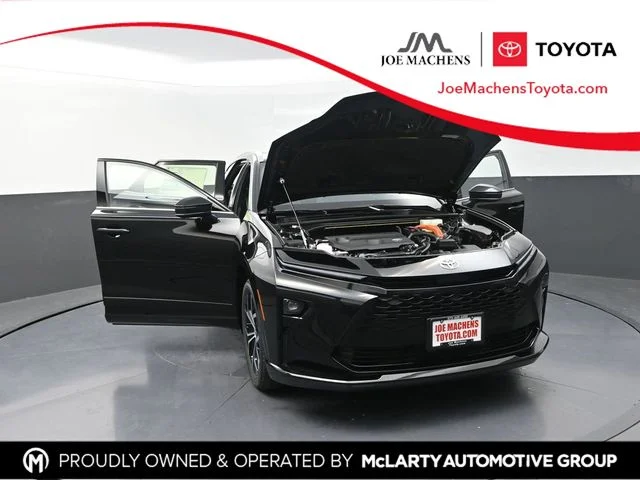 Used 2025 Black Toyota XLE image 1