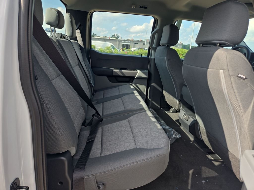 New 2026 Oxford White Ford F-250® XL image 19