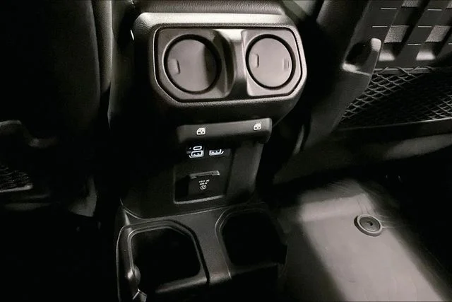 Used 2023 Black Clearcoat Jeep Mojave image 33