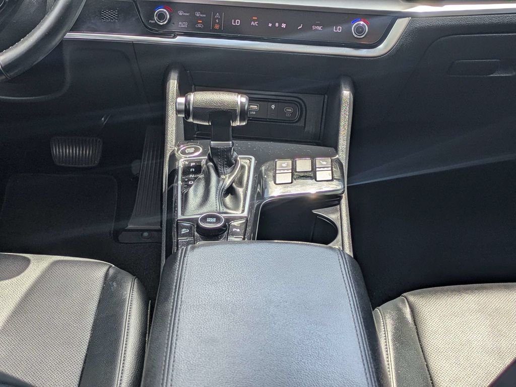 Used 2024 White Kia EX image 19