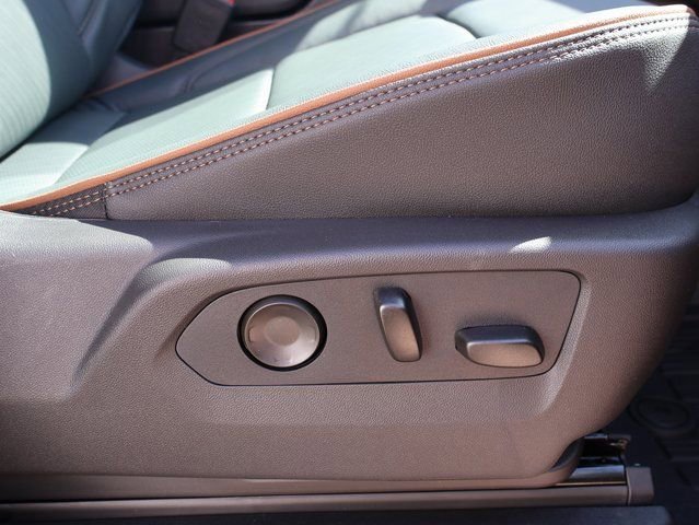 2026 GMC Yukon AT4 - Photo 9
