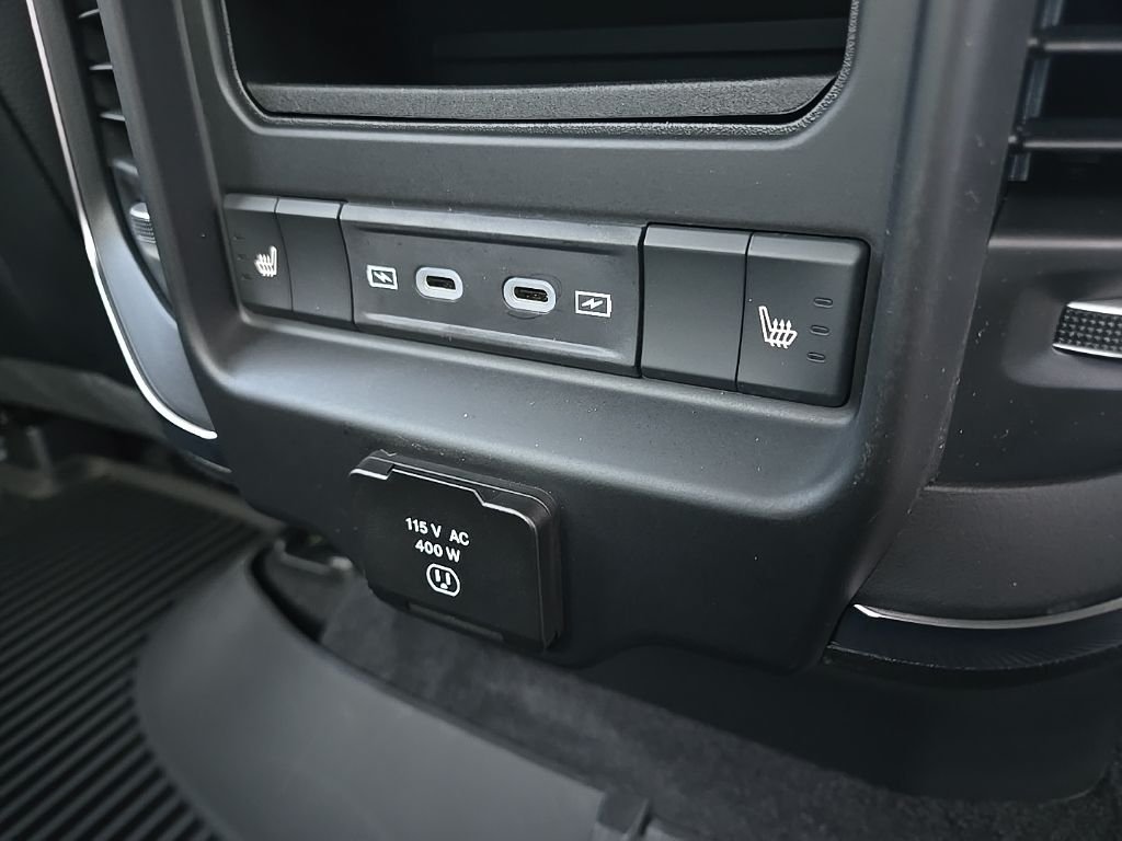 New 2026 Bright White Clear-Coat Exterior Paint RAM Laramie image 100