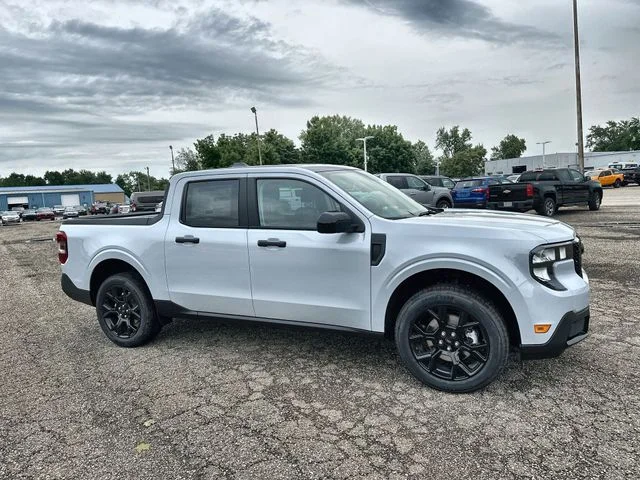 New 2026 Space White Metallic Ford XLT image 12