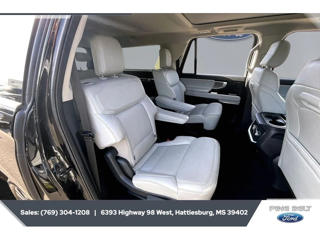 Used 2025 Agate Black Metallic Ford Platinum image 20
