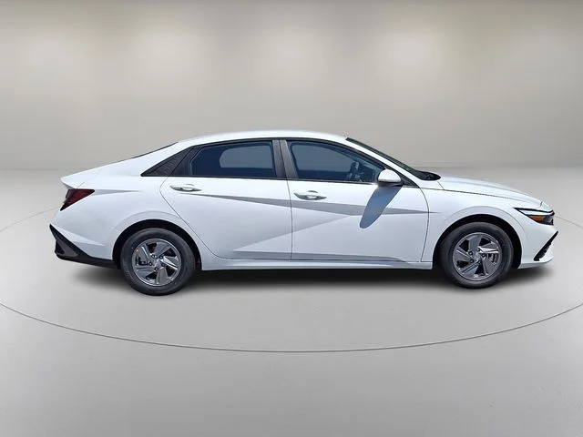 New 2026 White Hyundai SE image 8