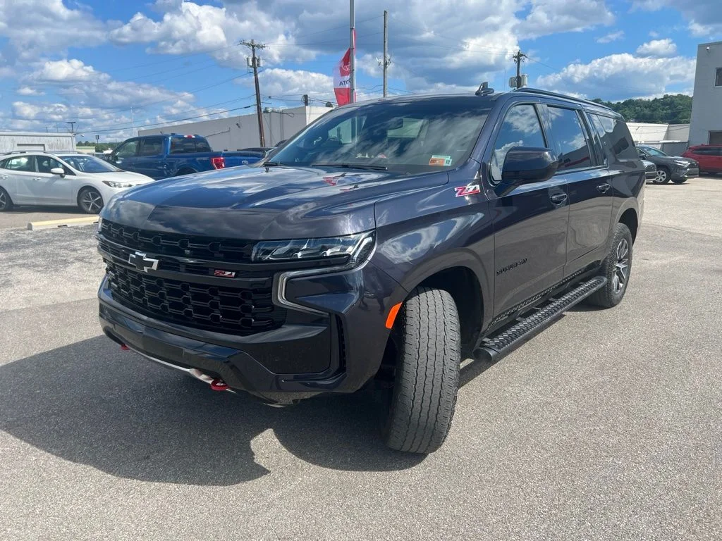 Used 2024 Gray Chevrolet Z71 image 3