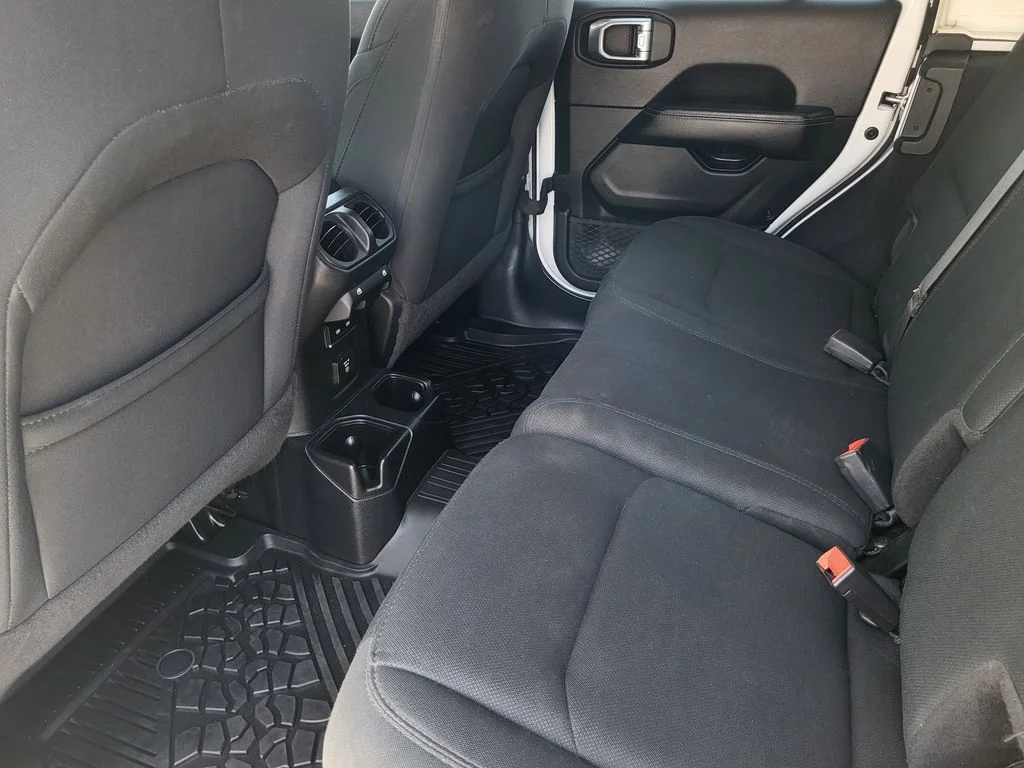 Used 2021 White Jeep Unlimited Sahara image 20