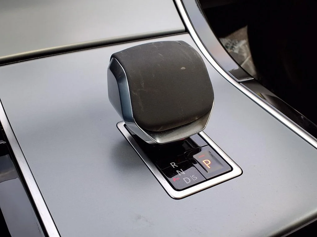 Used 2024 Black Land Rover S image 19