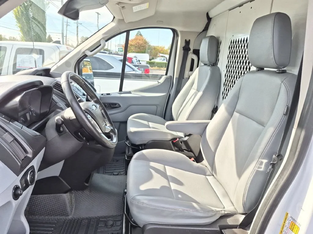 Used 2016 Oxford White Ford Base image 21