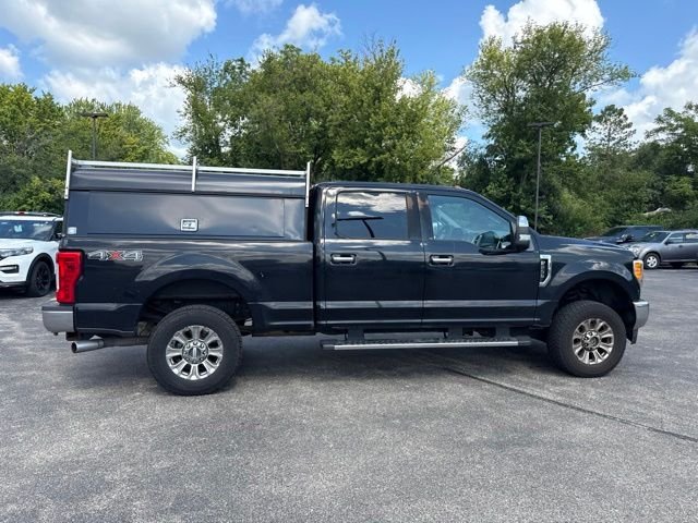 Used 2017 Shadow Black Ford XLT image 9