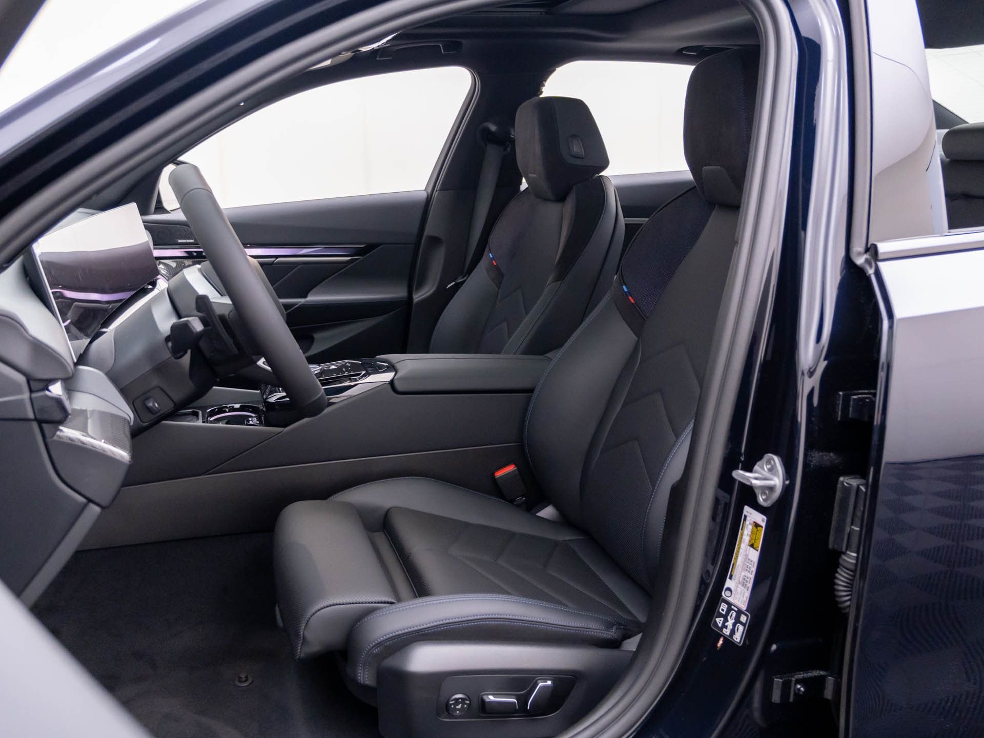 New 2027 Carbon Black Metallic BMW 530i xDrive image 16