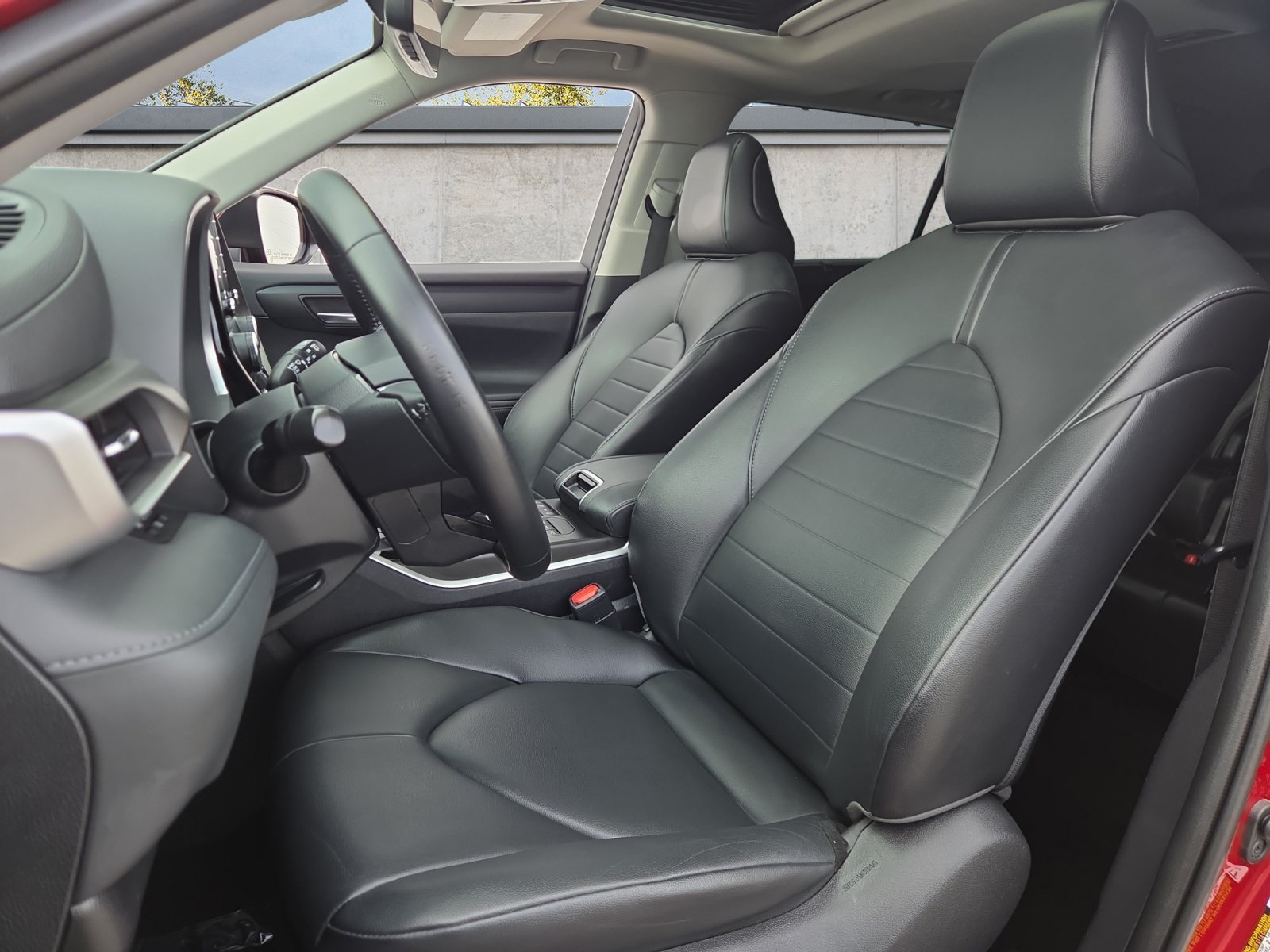 2020 Toyota Highlander XLE - Photo 9