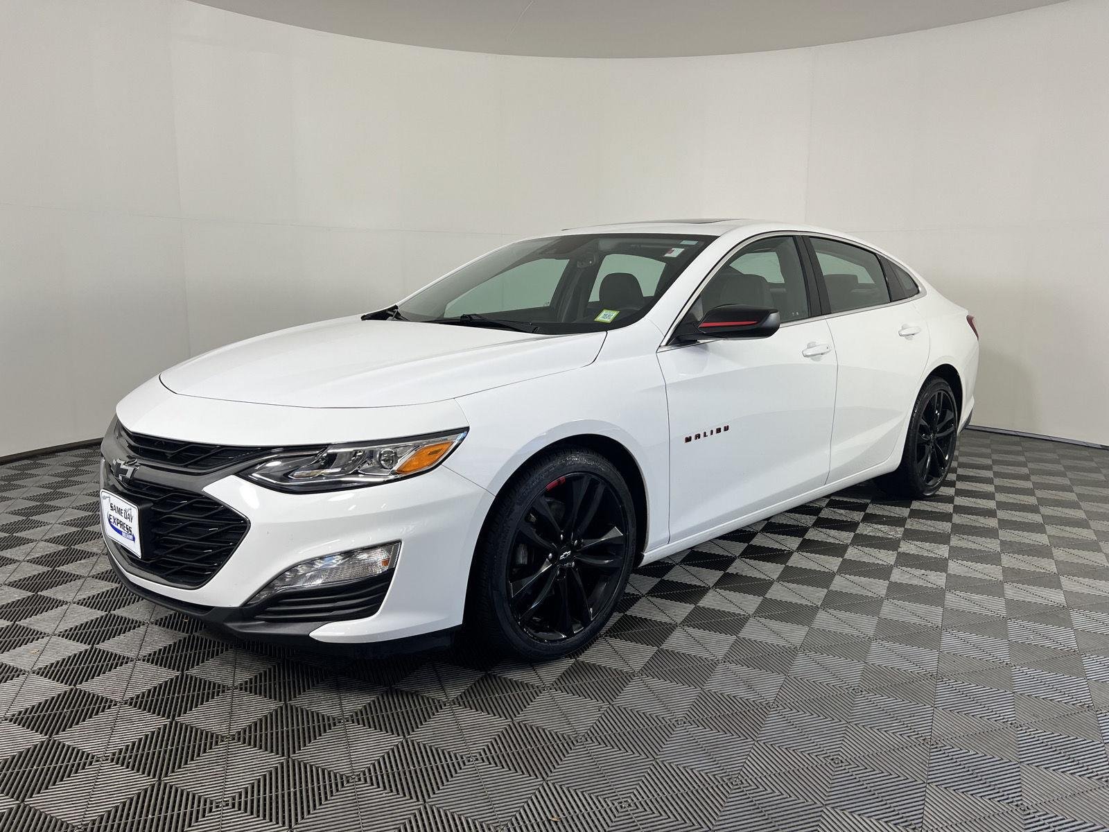 Used 2023 Summit White Chevrolet LT image 30