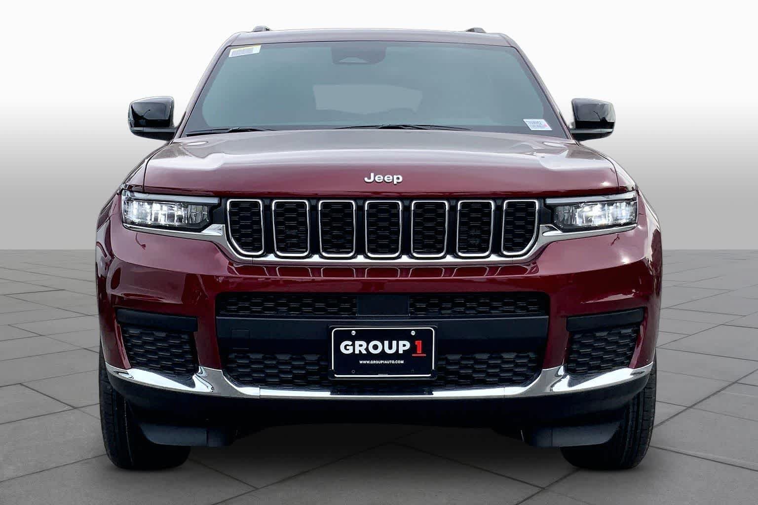 New 2026 Velvet Red Pearl-Coat Exterior Paint Jeep Laredo X image 3
