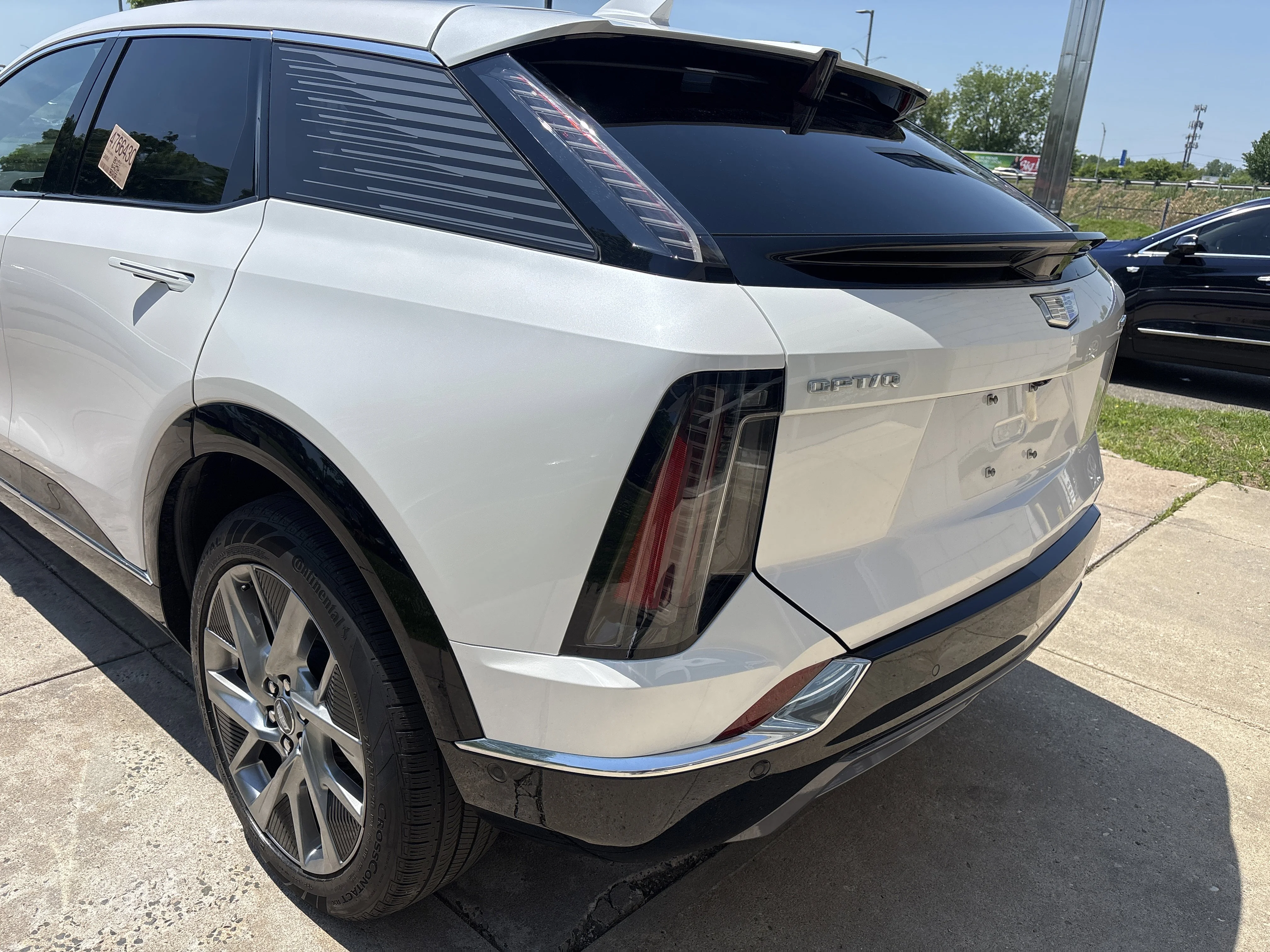Used 2025 Crystal White Tricoat Cadillac Luxury image 20