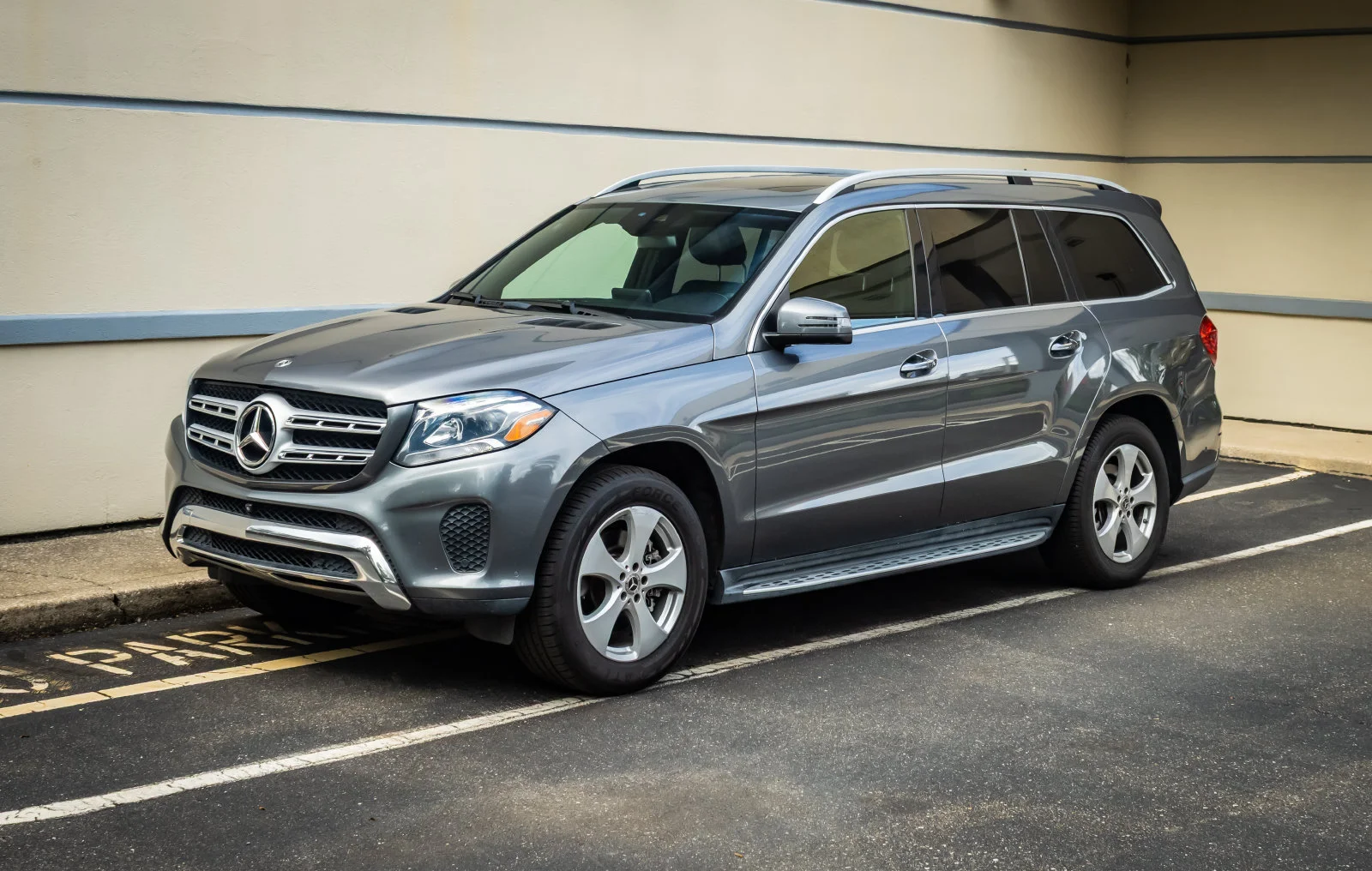 Used 2019 Gray Mercedes-Benz GLS 450 image 3