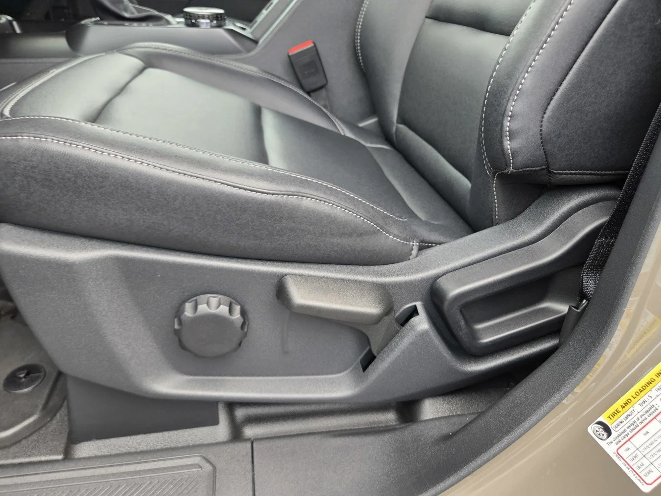 New 2026 Marsh Gray Ford Badlands image 18