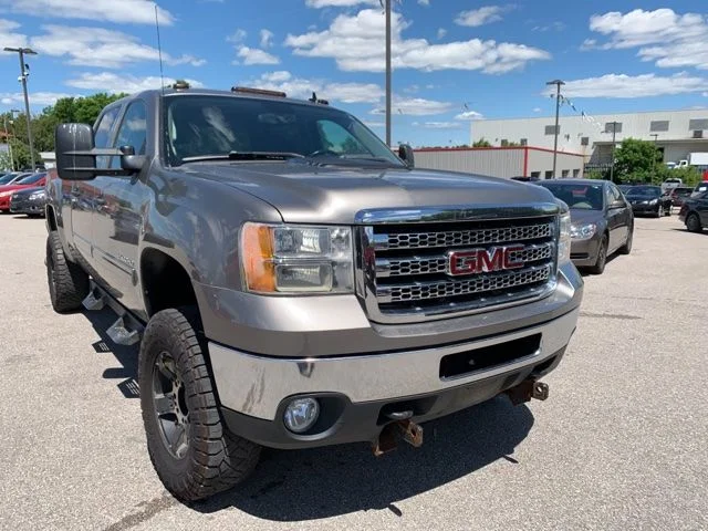 2013 GMC Sierra 4WD Crew Cab 6.5ft SLE's photo