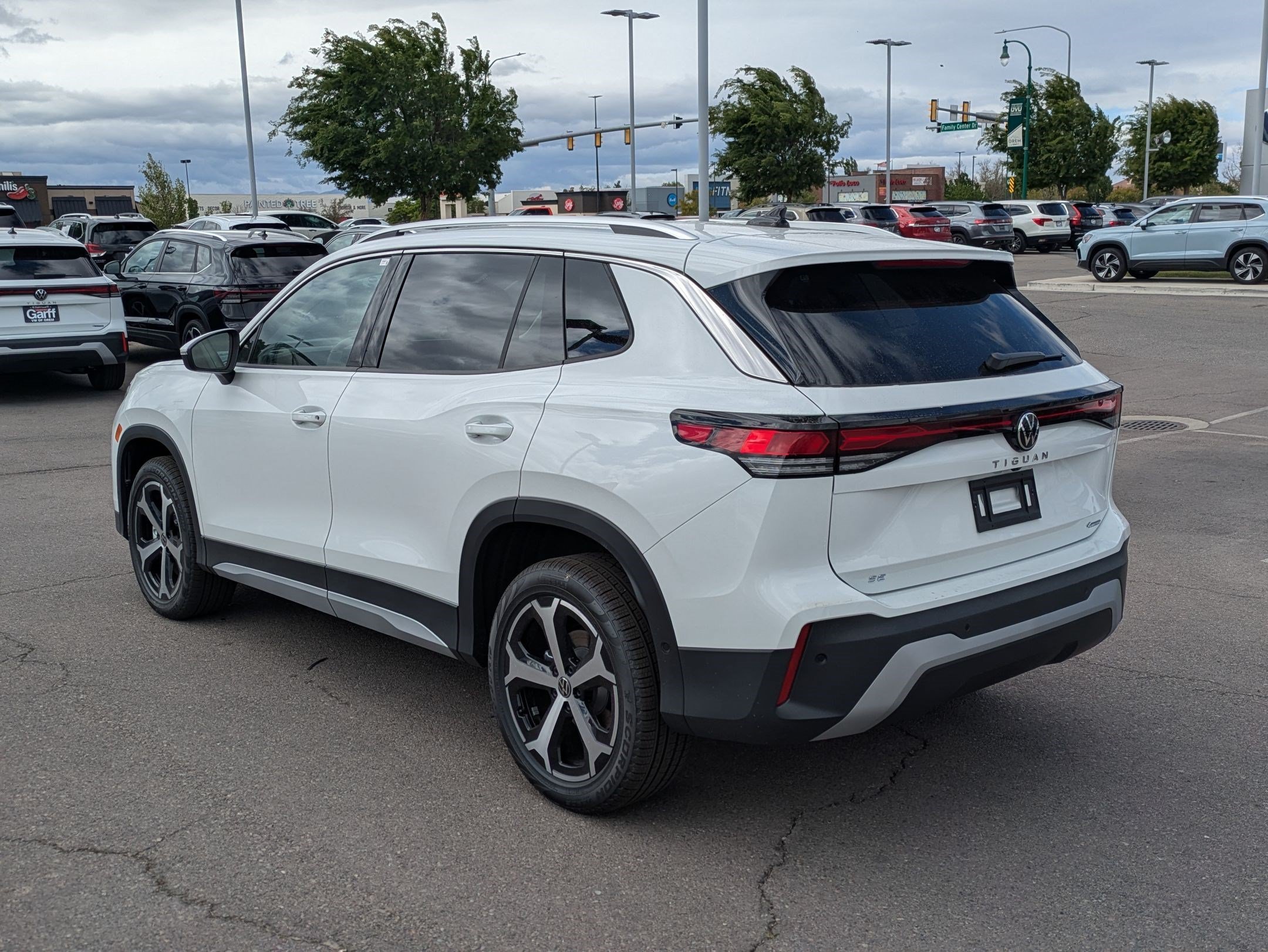 New 2026 Pure White Volkswagen SE image 5