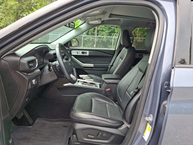 Used 2021 Blue Ford Limited image 13