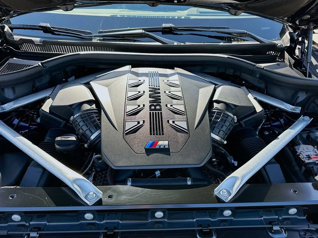 Used 2024 Blue BMW M60i image 28