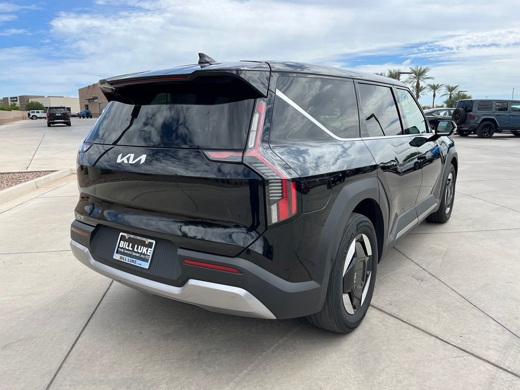 Used 2024 Black Kia Light Long Range image 7