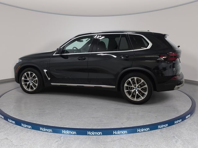 Used 2025 Black BMW xDrive50e image 9