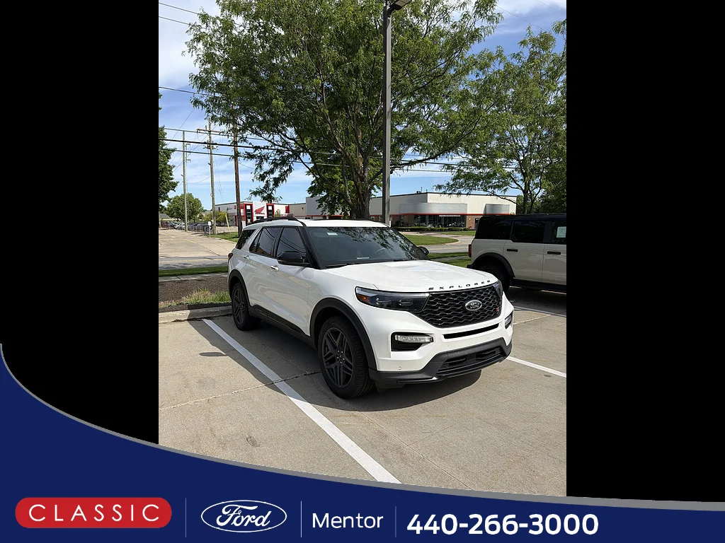 2023 Ford Explorer ST 4WD's photo