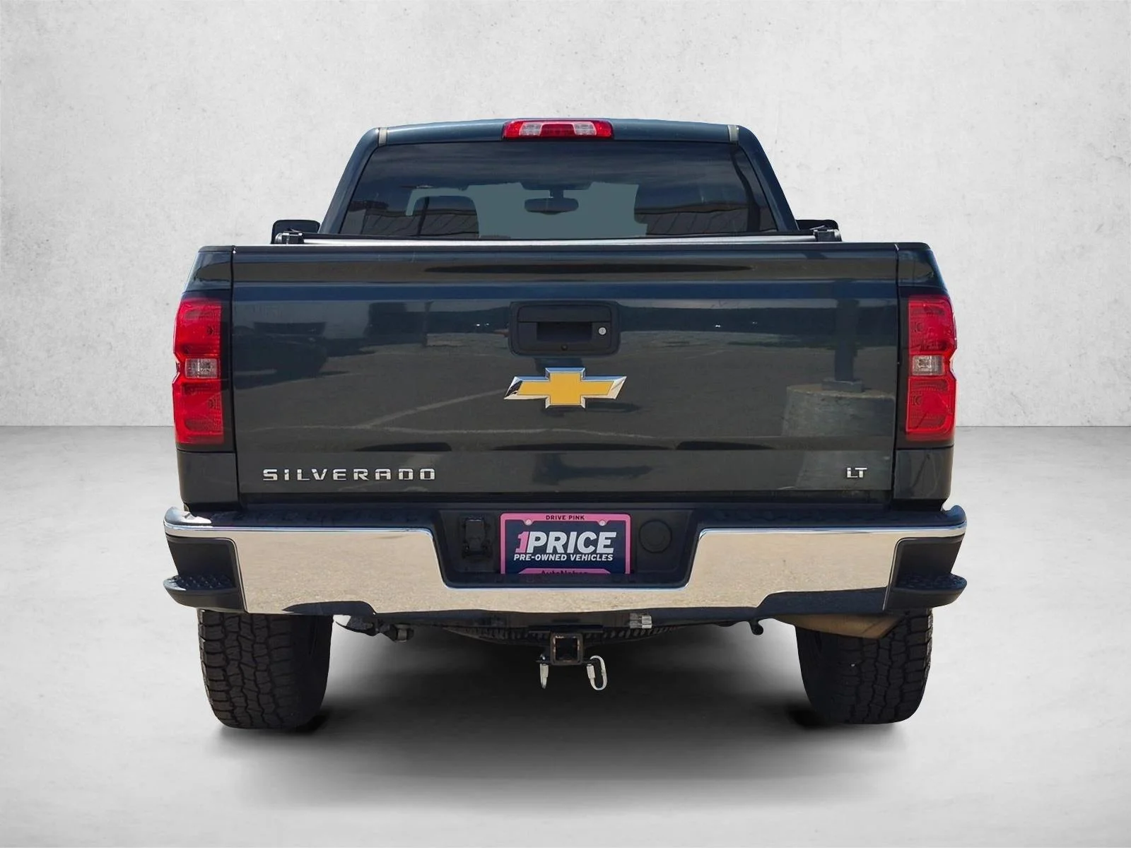 Used 2018 Graphite Metallic Chevrolet LT image 6