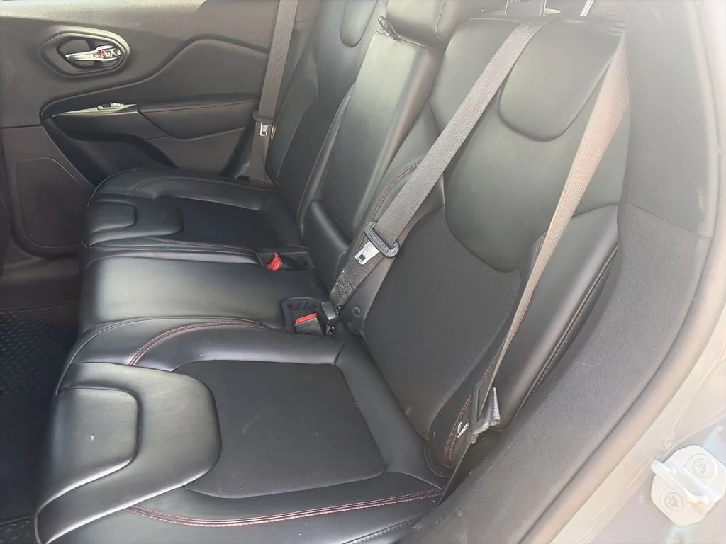 Used 2019 Gray Jeep Trailhawk image 30