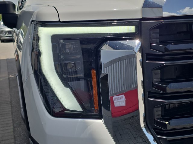 2024 GMC Sierra 3500HD Pro - Photo 10