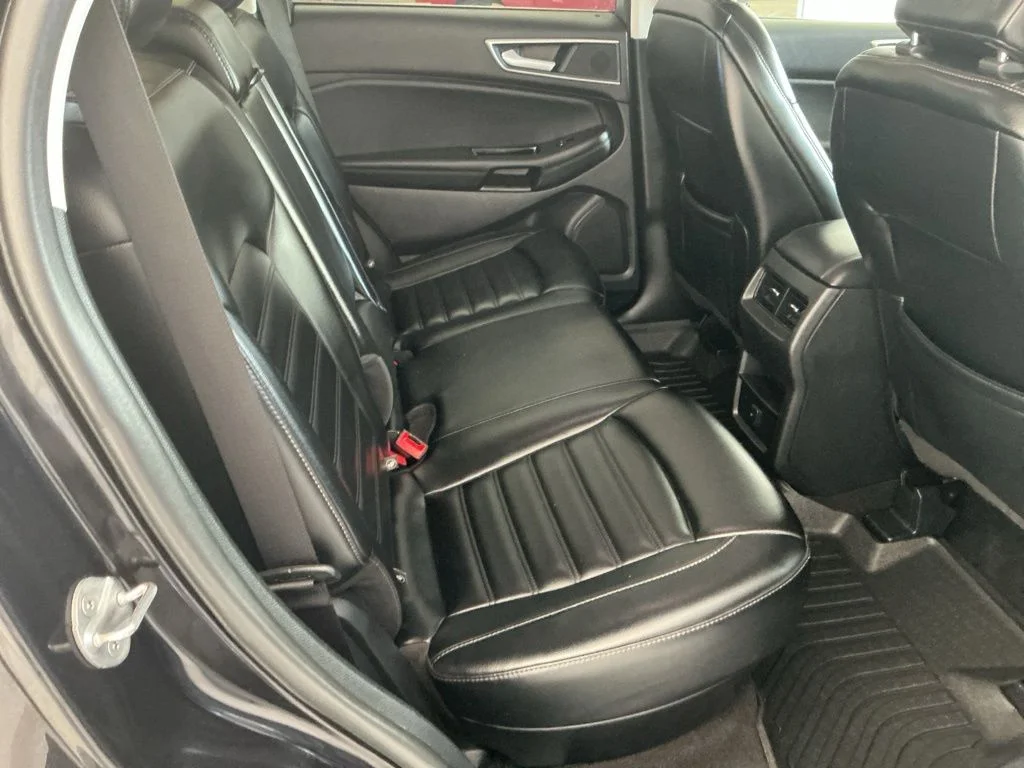 Used 2020 Black Ford SEL image 21