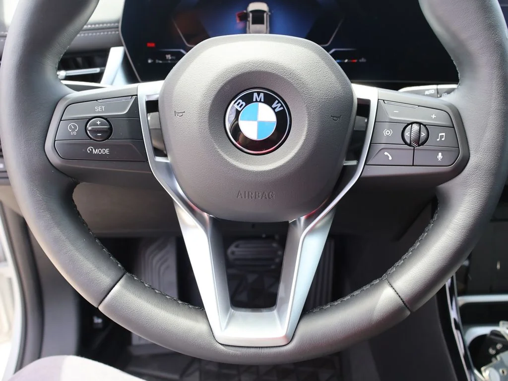 2025 BMW X1 28i - Photo 39