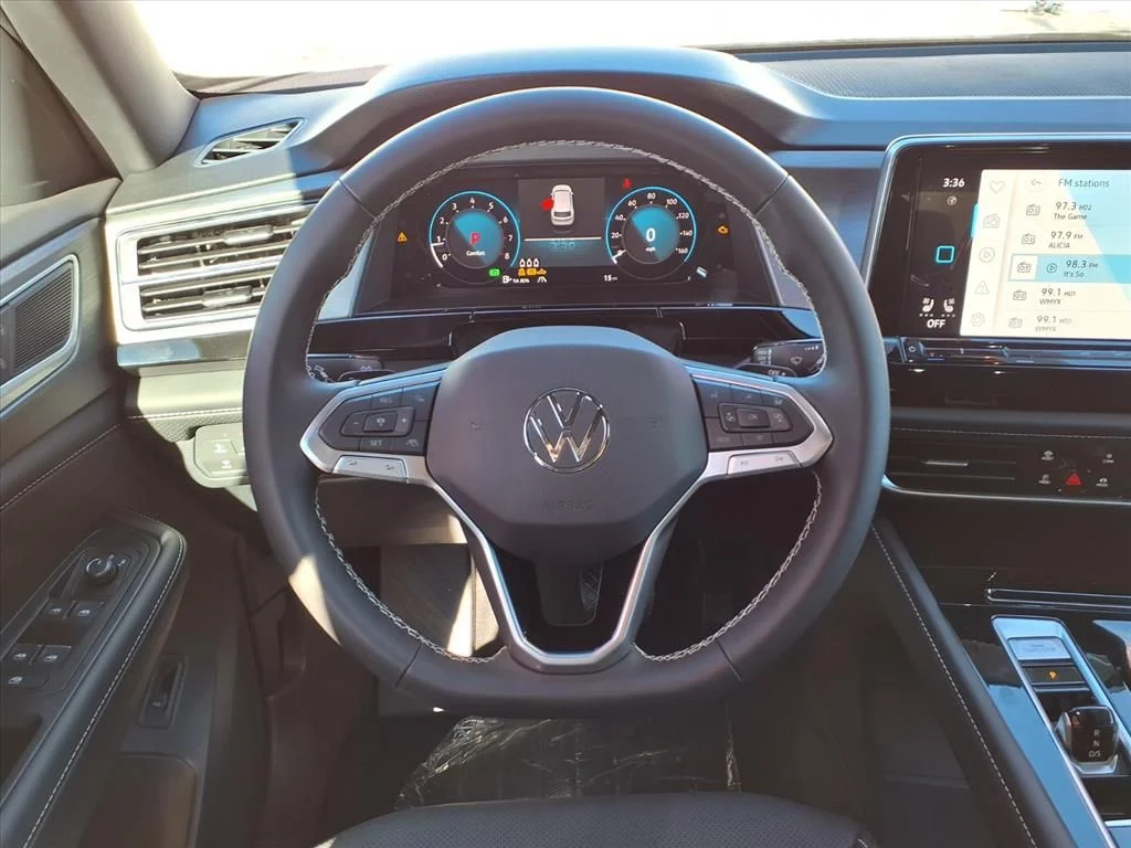 New 2026 Pure Gray Volkswagen 2.0T SE w/Technology image 14