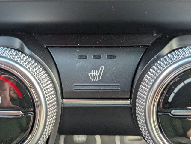 Used 2023 White Genesis 2.0T image 19