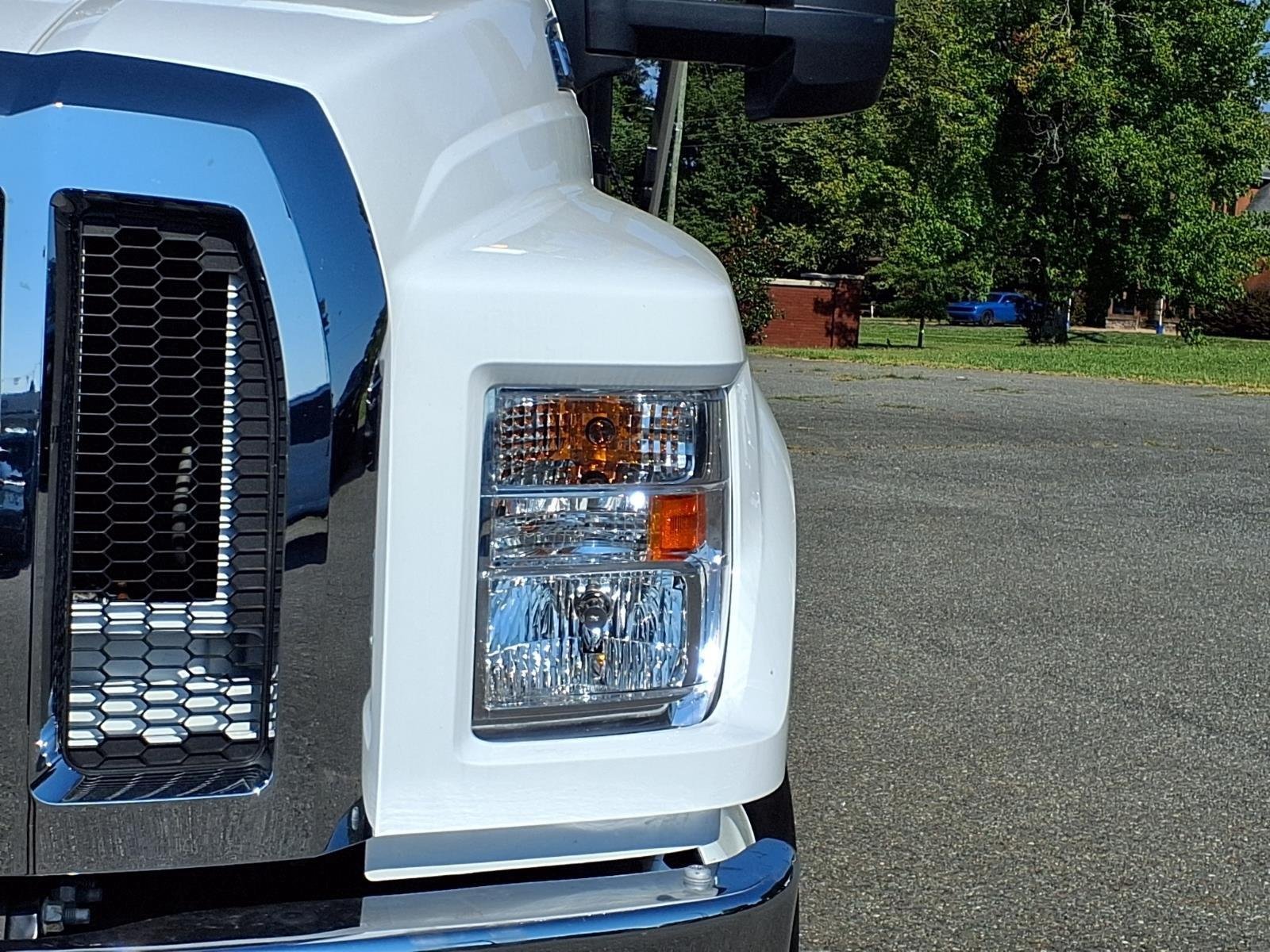 Used 2024 WHITE FORD MEDIUM TRUCK  image 21