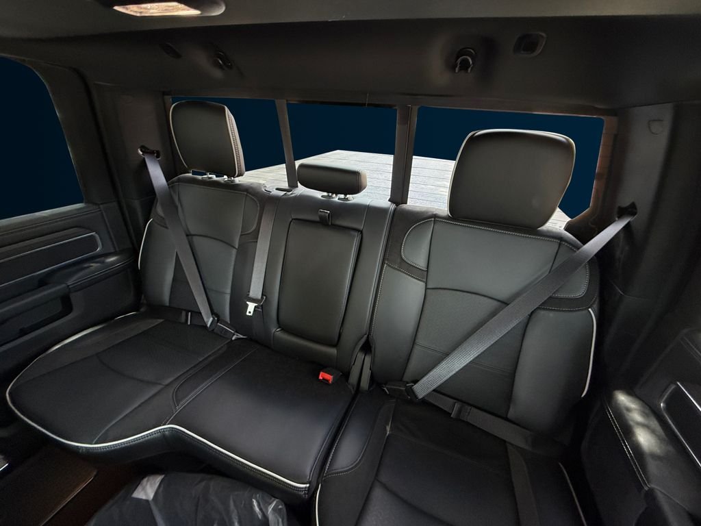New 2026 Diamond Black Crystal Pearl-Coat Exterior Paint RAM Laramie image 16