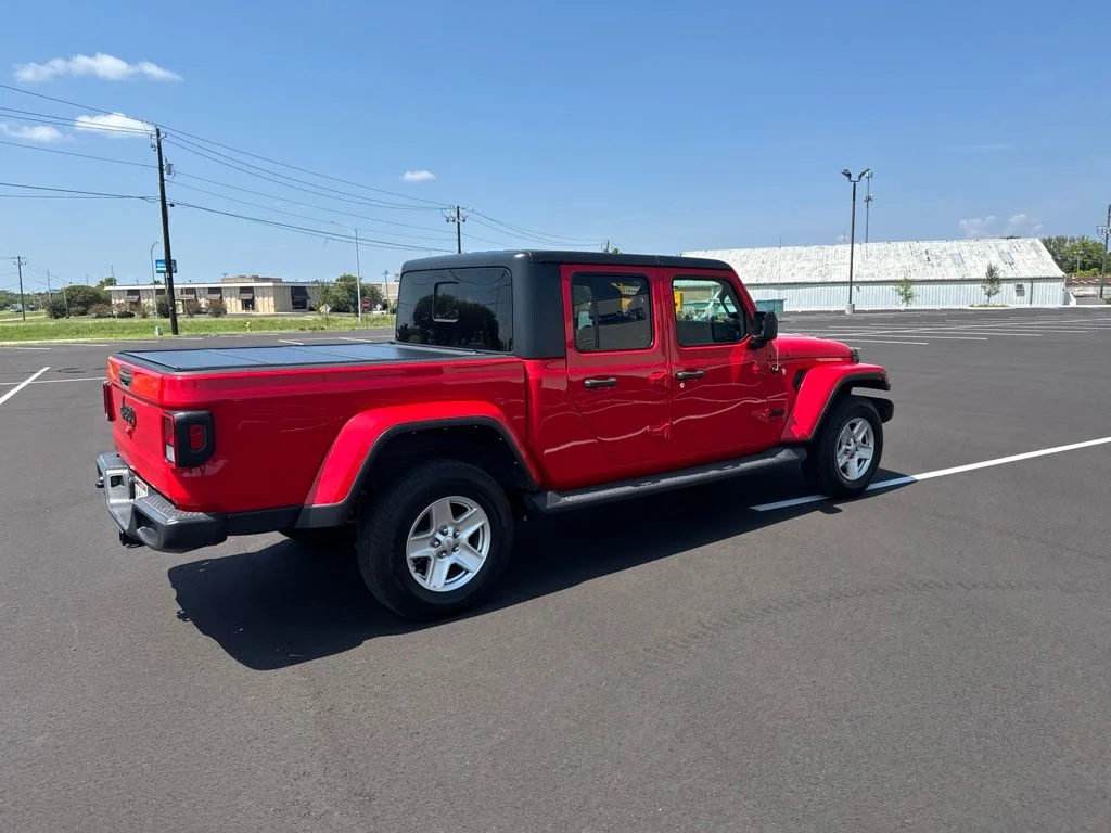 Used 2023 Red Jeep Sport S image 13