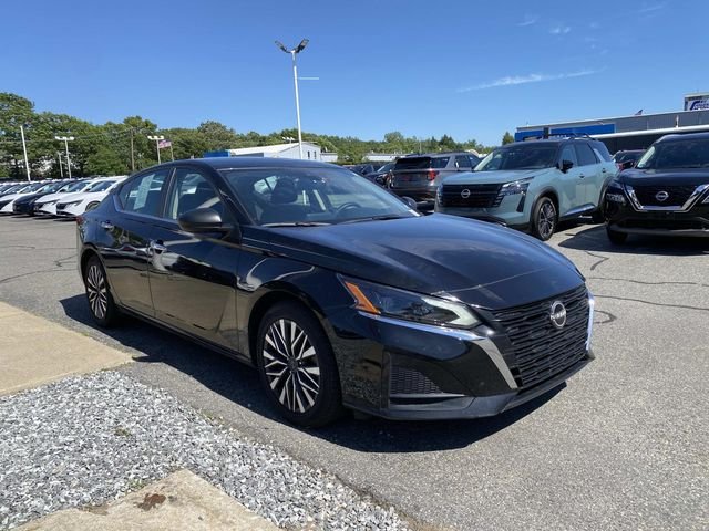 Used 2024 Black Nissan 2.5 SV image 3