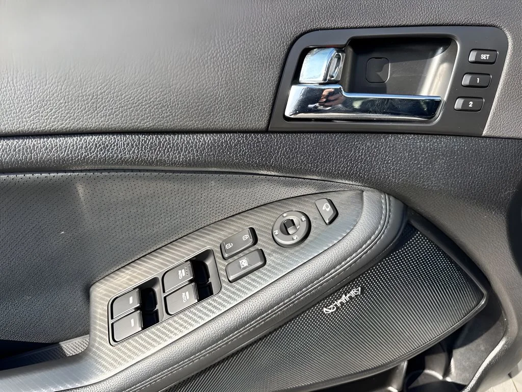 Used 2013 Silver Kia SX image 25