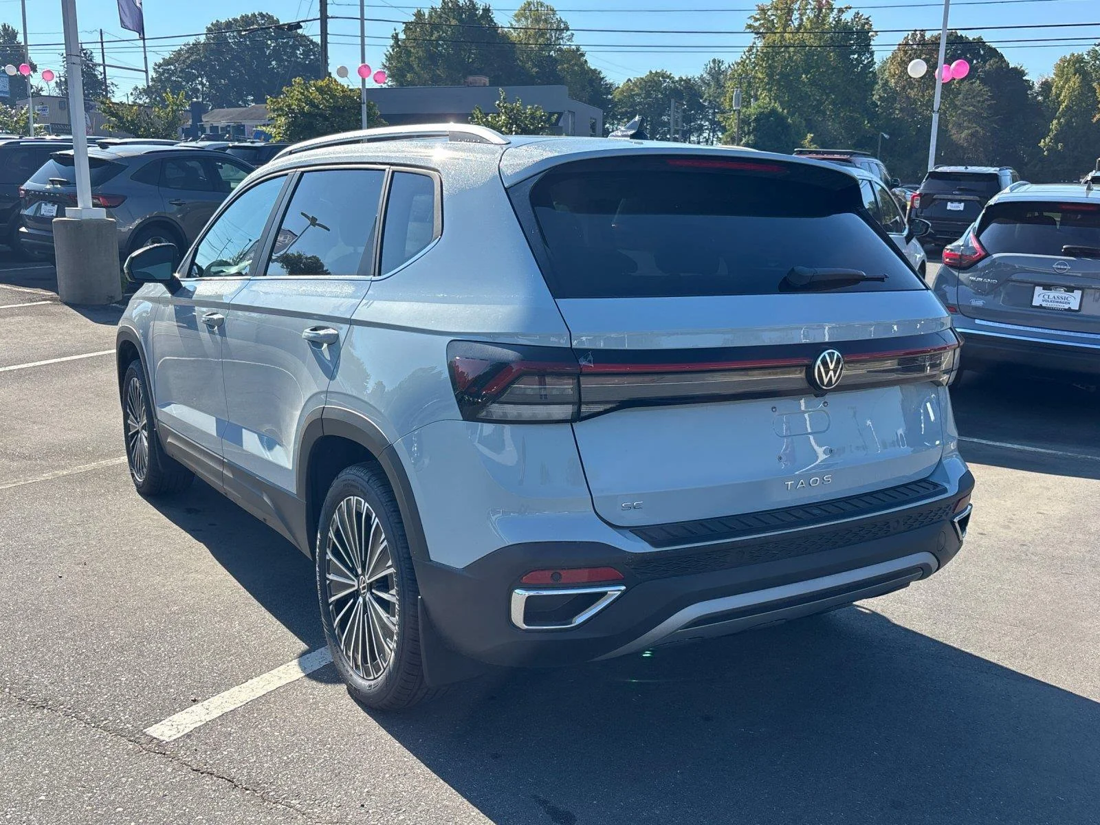 New 2027 Monument Gray Volkswagen SE image 3