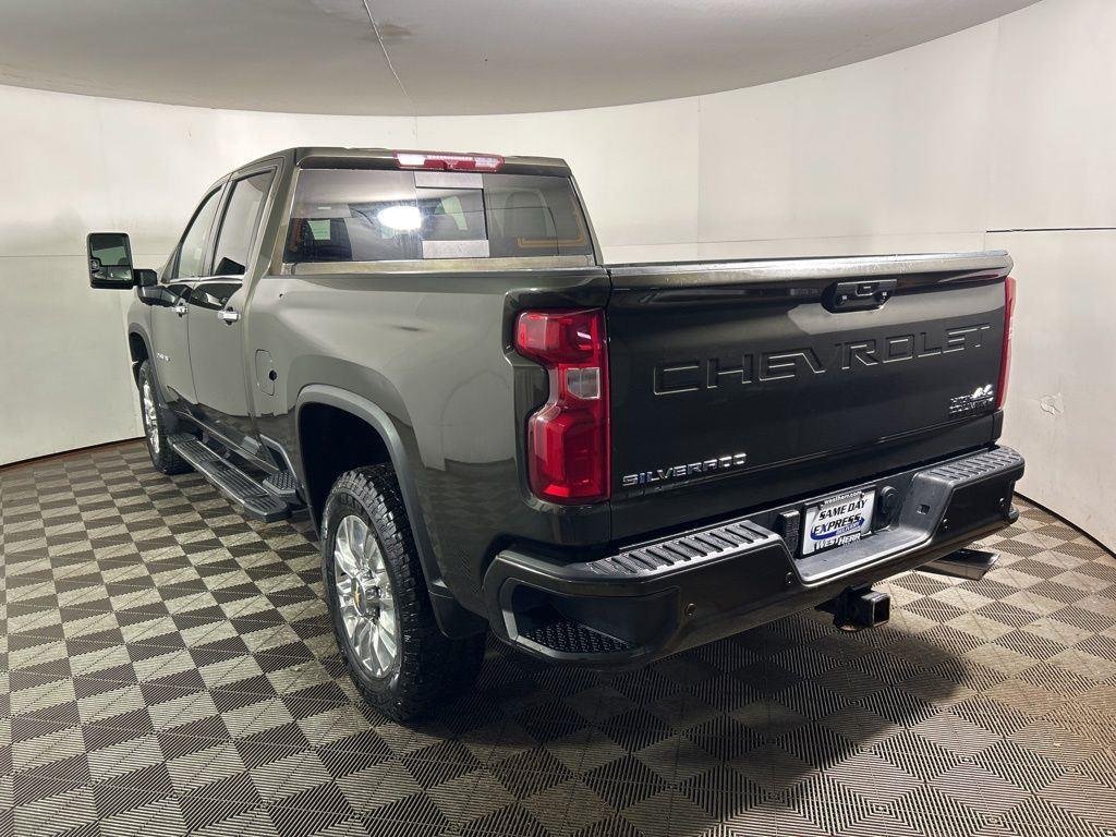 Used 2022 Greenstone Metallic Chevrolet High Country image 9